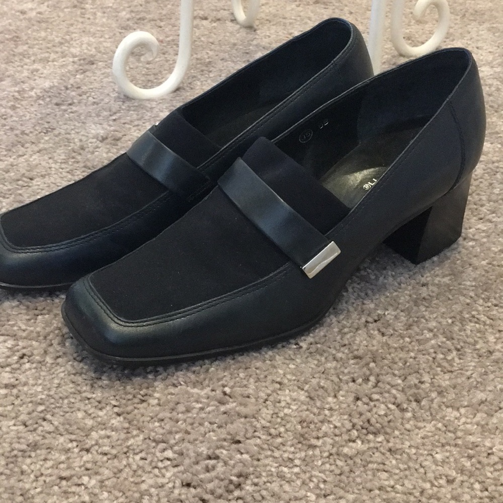 Shoes - Picture 2 of 2